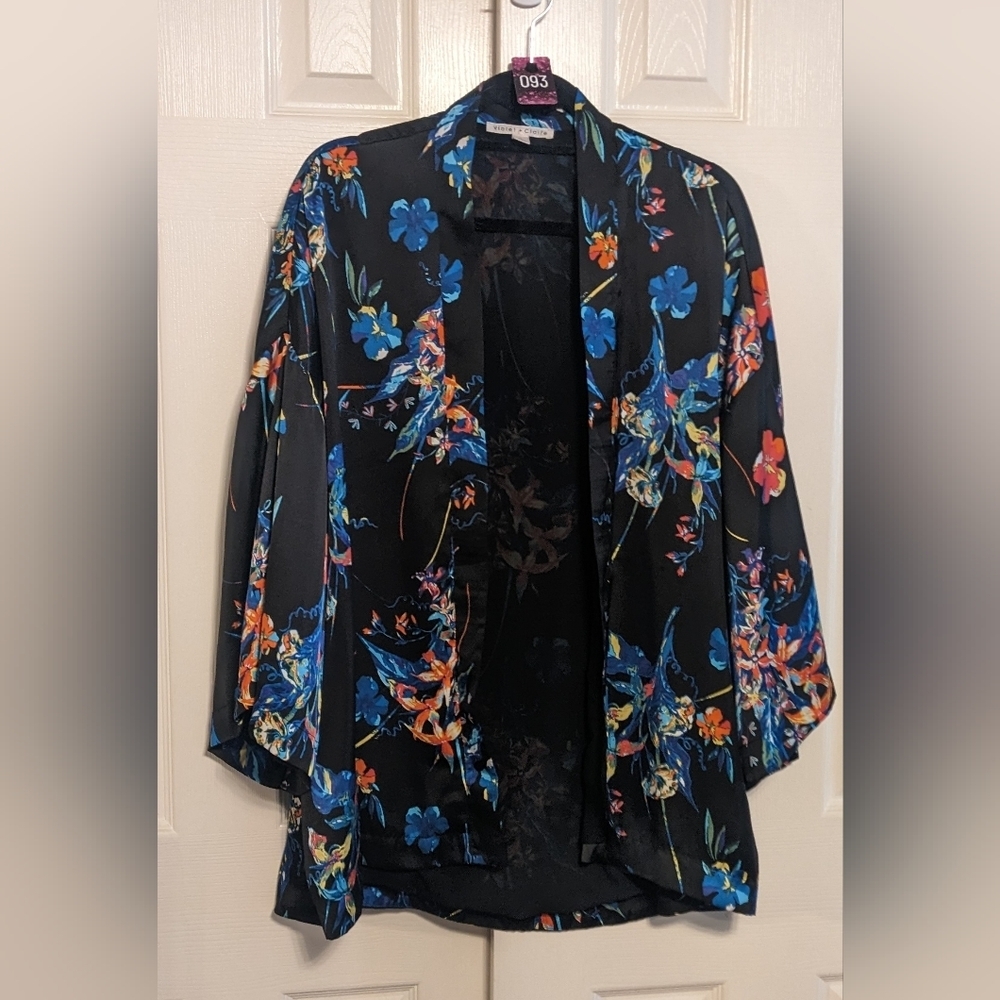 5/$25 Violet & Claire floral kimono
